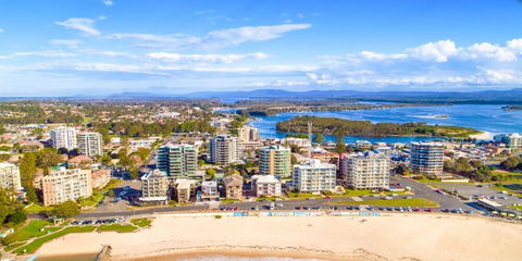 26 Wallis View - Opposite The Lake - 3 Bedroom Apartment - Sleeps 8 - Accommodation NSW 5