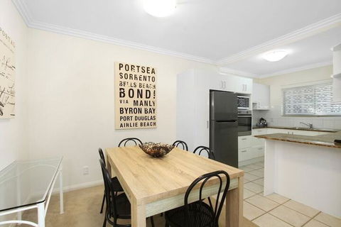 Pine Court Apartments - Accommodation NSW 6