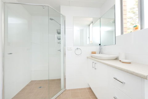 Beachpoint Unit 501 - Accommodation NSW 4