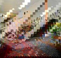 Edinburgh Gallery Bed  Breakfast - Accommodation NSW