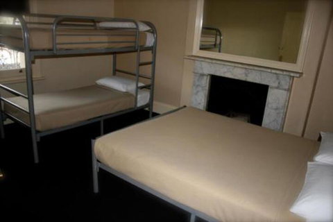 Glenelg Beach Hostel - Accommodation NSW 3