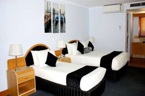 The Capital Airport Motel - Accommodation NSW 7