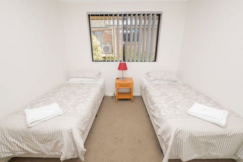 Parkside Apartments - Accommodation NSW 3
