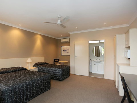 Elizabeth Motor Inn - Accommodation NSW 4