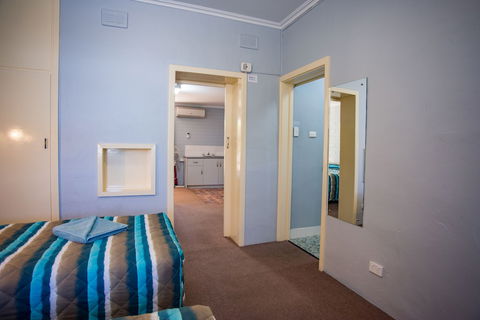 Murray Bridge Motor Inn - Accommodation NSW 4