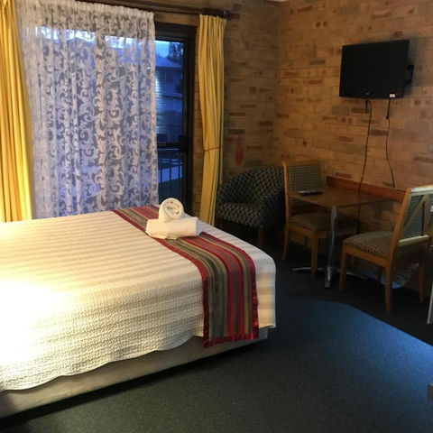 Hawks Nest Motel - Accommodation NSW 4