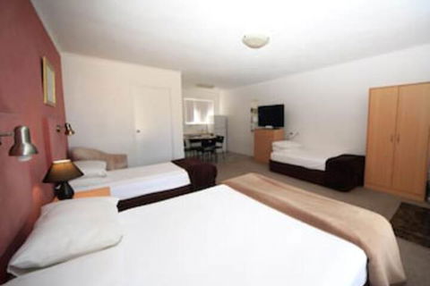 Bella Villa Motor Inn - Accommodation NSW 5