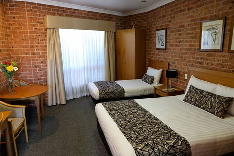 Akuna Motor Inn And Apartments - Accommodation NSW 2