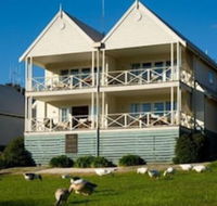 Lakeside Suites 1 - Accommodation NSW