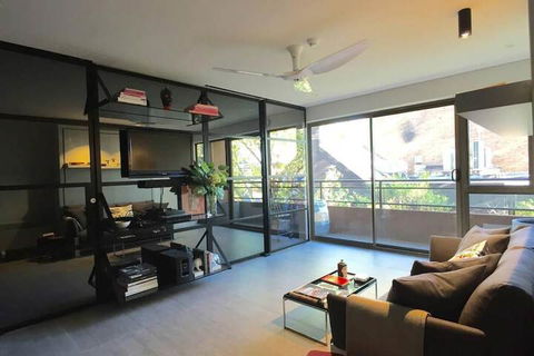 Meticulously Designed Sydney Aptmnt - Accommodation NSW 5