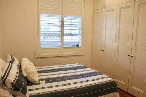 3 Bedroom Home Near Manly Beach - Accommodation NSW 4