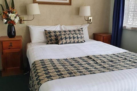 MAS Country Colonial Motor Inn - Accommodation NSW 4