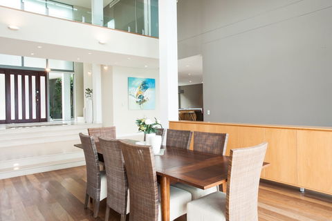 Luxurious Waterfront (ifr698) - Accommodation NSW 1