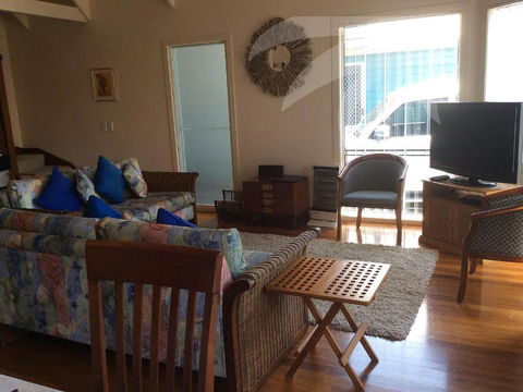 Affordable Twin Peaks 2 - Accommodation NSW 2