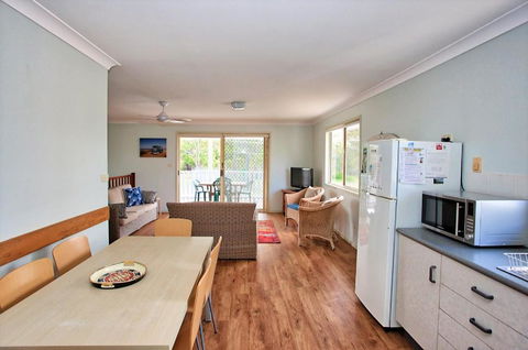 Bimbimbi 1 11 Willow Street - Accommodation NSW 4
