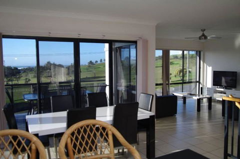 Dolphin Court 1 1 Gowing Street - Accommodation NSW 2