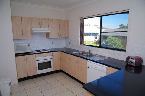 Dolphin Court 1 1 Gowing Street - Accommodation NSW 3