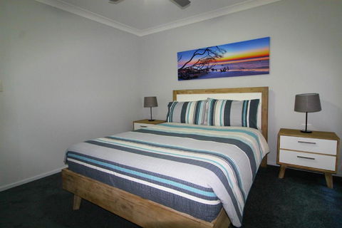 Dolphin Court 1 1 Gowing Street - Accommodation NSW 4