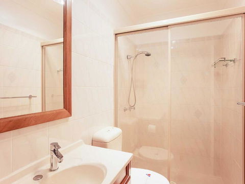 Sunrise Waters 2 / 63 Soldiers Point Road Stunning Waterfront Property - Accommodation NSW 1