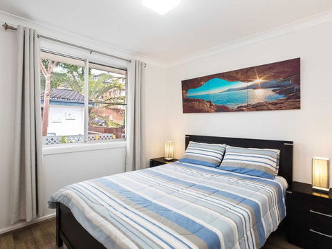 Sunrise Waters 2 / 63 Soldiers Point Road Stunning Waterfront Property - Accommodation NSW 5