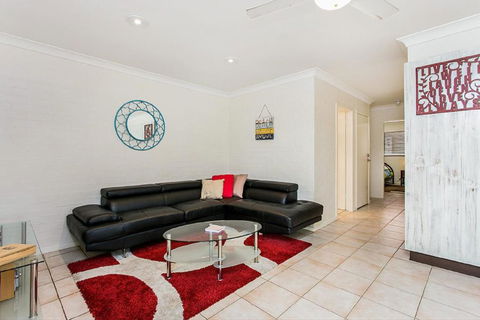Fiesta Palms 6 Central Byron Bay - Accommodation NSW 2
