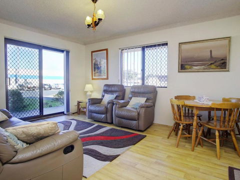 Seabreeze 6 Opposite Bowling Club - Accommodation NSW 6