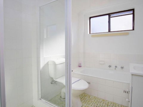 Seabreeze 6 Opposite Bowling Club - Accommodation NSW 2