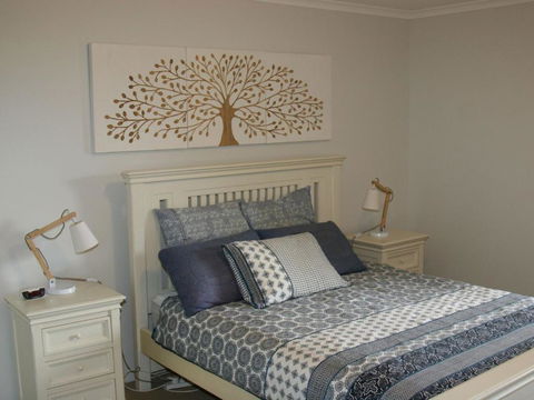 1 The Clippers 131 Soldiers Point Road Fabulous Waterfront Unit - Accommodation NSW 3