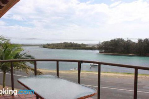 Braemar 7 On The Lake! - Accommodation NSW 4