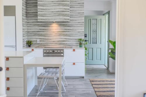 Kawana Waters QLD Accommodation NSW