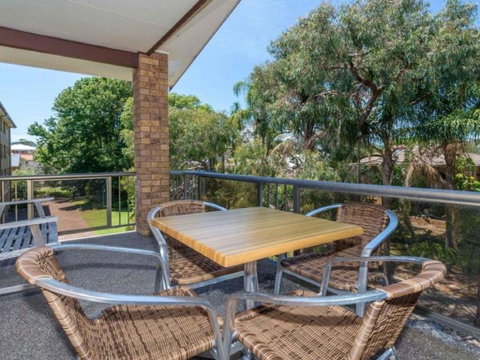 COLUMBIA VIEWS 2 / 9 COLUMBIA CLOSE AIRCON WIFI NETFLIX VIEWS & BOAT PARKING - Accommodation NSW 4