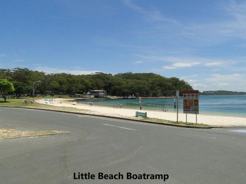 COLUMBIA VIEWS 2 / 9 COLUMBIA CLOSE AIRCON WIFI NETFLIX VIEWS & BOAT PARKING - Accommodation NSW 1