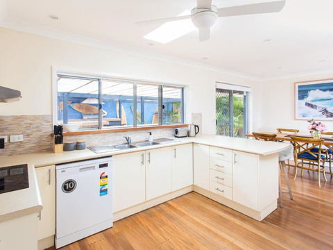 Easy Living At 14 Daphne Street - Accommodation NSW 1