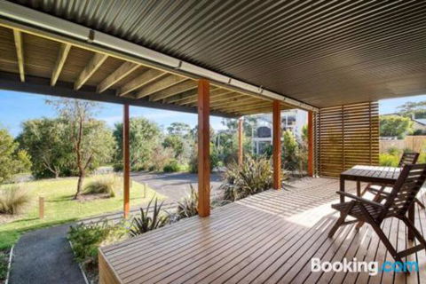 Acqua Vista Water View Fireplace Walk To Beach - Accommodation NSW 5