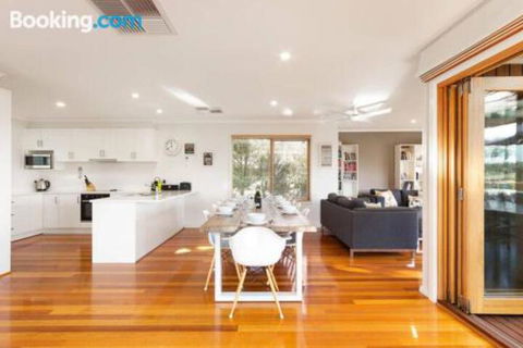 Acqua Vista Water View Fireplace Walk To Beach - Accommodation NSW 4
