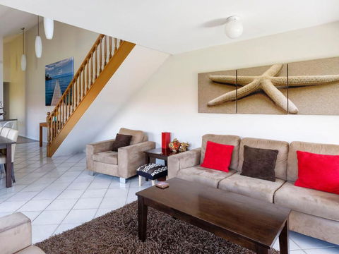 One Street From Main Beach - Accommodation NSW 3