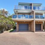 One Street From Main Beach - Accommodation NSW 0