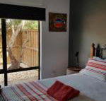 Red Ochre  Large 1BR with Private Courtyard - Accommodation NSW