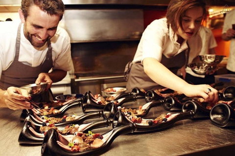 A Charming Studio With Stunning City Views - Accommodation NSW 6