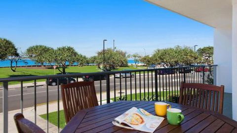 Kings Beach Ocean Front Views Private Balcony Overlooking Kings Beach - Accommodation NSW 0