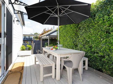 Escape To The Cottage 68 Tomaree Rd Boat Parking & WIFI - Accommodation NSW 5