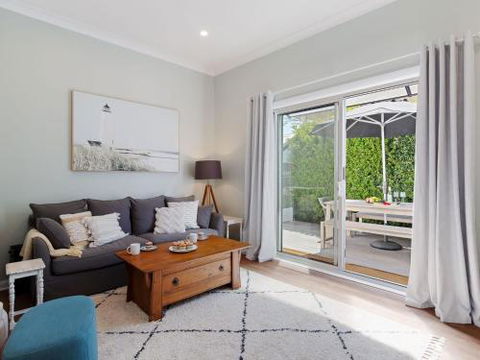 Escape To The Cottage 68 Tomaree Rd Boat Parking & WIFI - Accommodation NSW 4