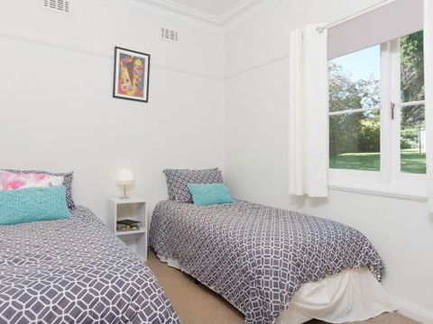 Redwood Cottage Burradoo Getaway Southern Highlands 4pm Check Out Sunday - Accommodation NSW 2