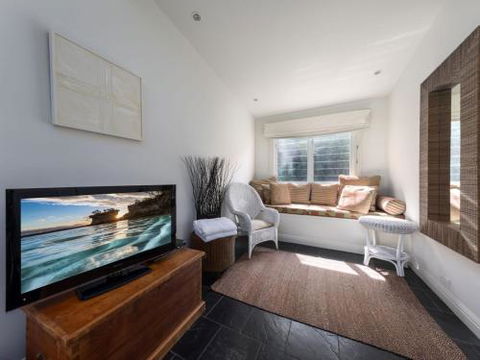 THE BEACH HOUSE Gerroa 4pm Check Out Sundays - Accommodation NSW 2