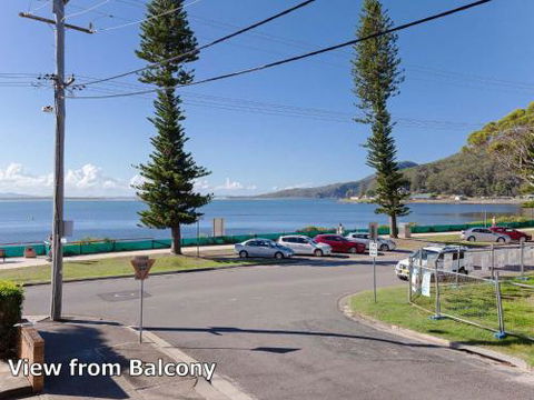 2 Shoal Towers 11 Shoal Bay Rd Across The Road To Beautiful Shoal Bay Beach - Accommodation NSW 5