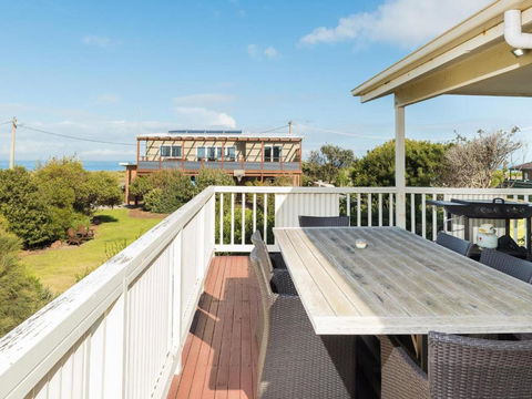 Licence To Chill - Accommodation NSW 6