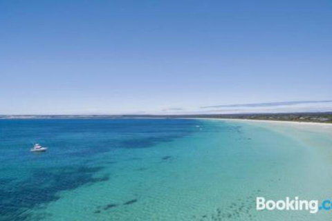 A One One Two At Island Beach - Accommodation NSW 5