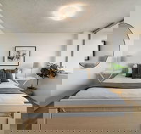 Bright and Sunny Studio Apartment - Accommodation NSW