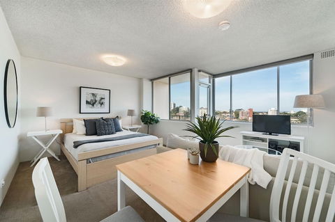 Bright And Sunny Studio Apartment - Accommodation NSW 1