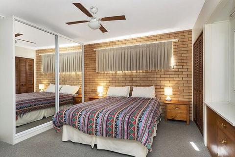 Ground Floor Air Conditioned Fabulous Waterviews Overlooking Pumicestone Passage - Accommodation NSW 5